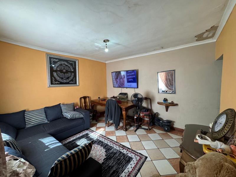 7 Bedroom Property for Sale in Grassy Park Western Cape